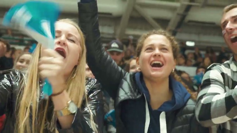 Vlajky Ostravské univerzity, derby 2021